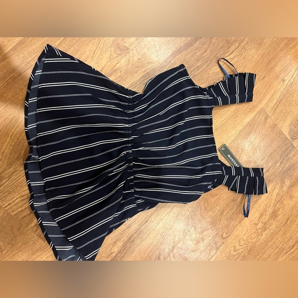 3/$15 NWT Monteau Navy Blue White Stripe Peplum Sleeveless Ruffle Top Size Small - Picture 3 of 3